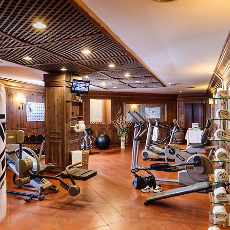 קורטינה ד'אמפזו Hotel Alaska Cortina מראה חיצוני תמונה
