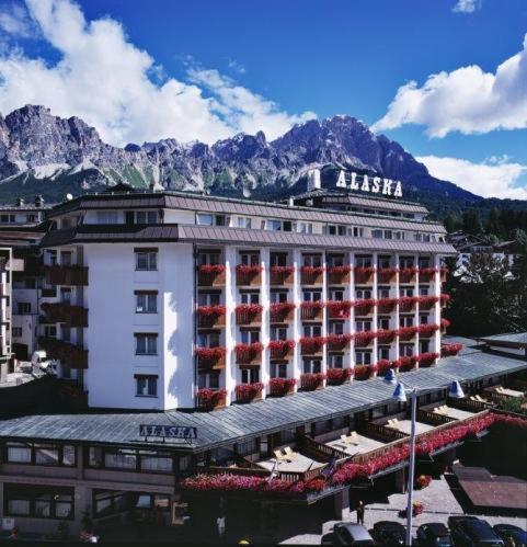 קורטינה ד'אמפזו Hotel Alaska Cortina מראה חיצוני תמונה