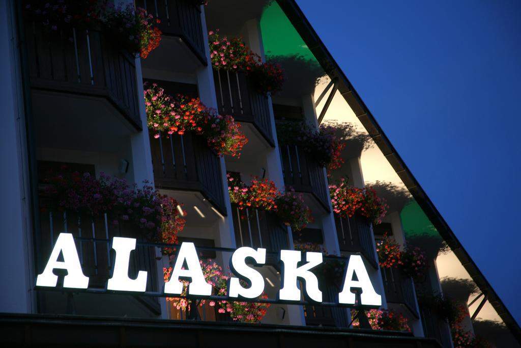קורטינה ד'אמפזו Hotel Alaska Cortina מראה חיצוני תמונה