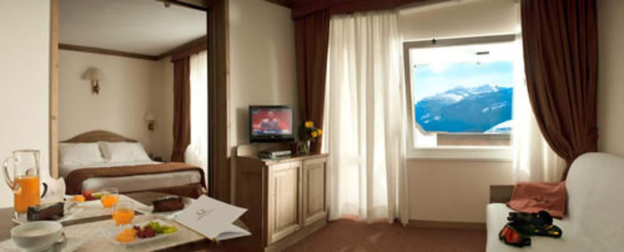 קורטינה ד'אמפזו Hotel Alaska Cortina מראה חיצוני תמונה