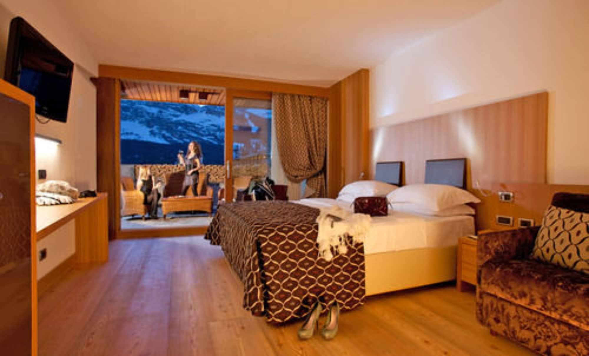 קורטינה ד'אמפזו Hotel Alaska Cortina מראה חיצוני תמונה
