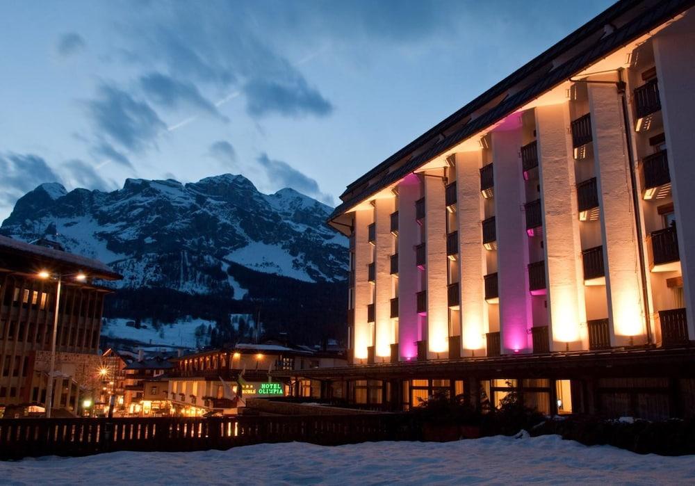 קורטינה ד'אמפזו Hotel Alaska Cortina מראה חיצוני תמונה