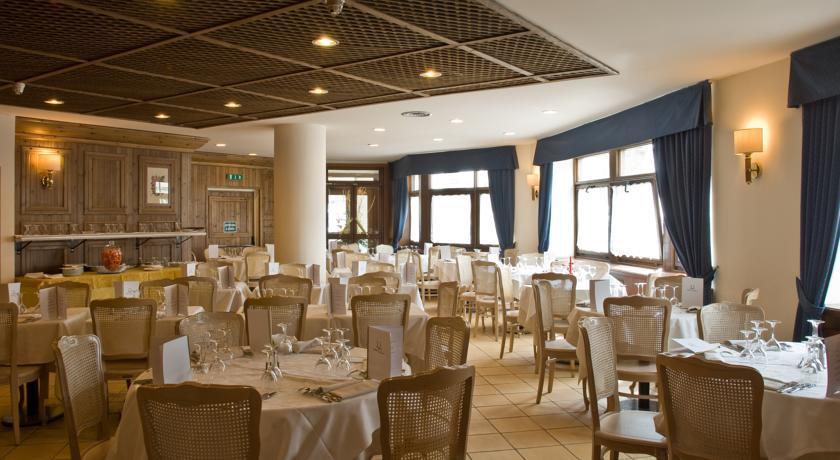 קורטינה ד'אמפזו Hotel Alaska Cortina מראה חיצוני תמונה