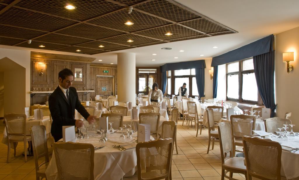 קורטינה ד'אמפזו Hotel Alaska Cortina מראה חיצוני תמונה