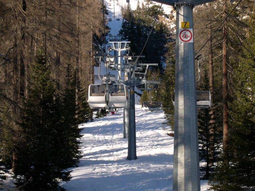 קורטינה ד'אמפזו Hotel Alaska Cortina מראה חיצוני תמונה