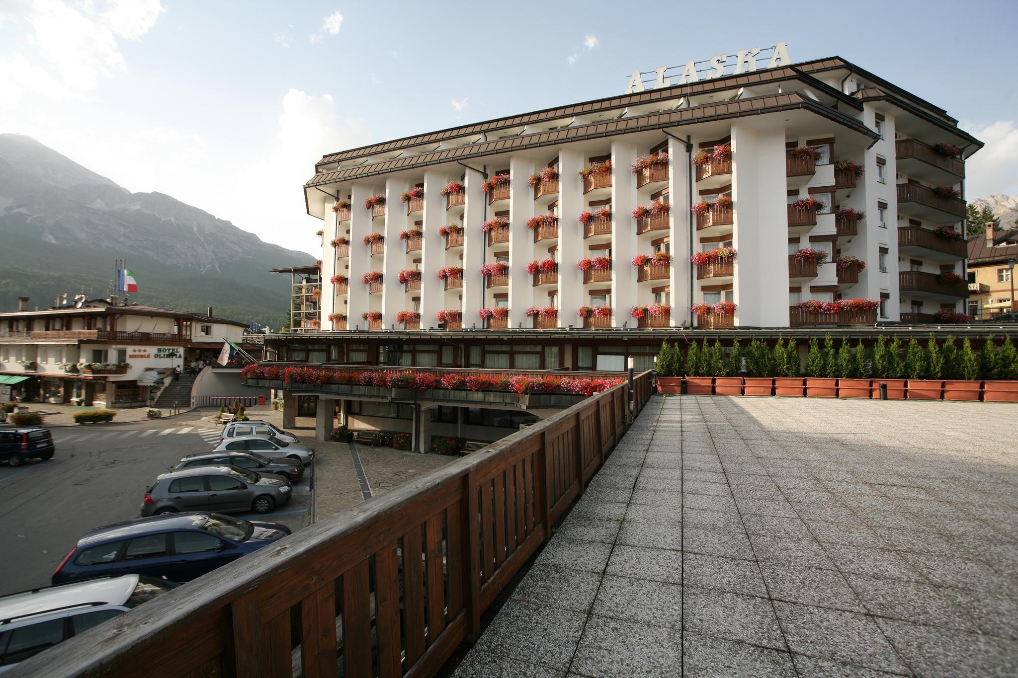 קורטינה ד'אמפזו Hotel Alaska Cortina מראה חיצוני תמונה