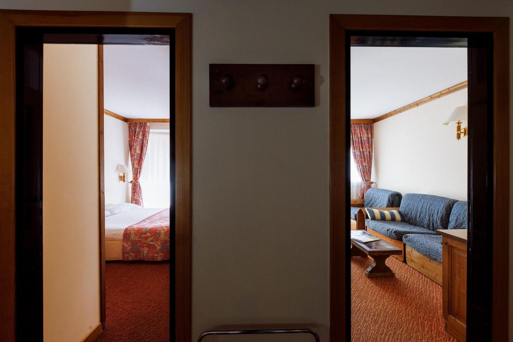 קורטינה ד'אמפזו Hotel Alaska Cortina מראה חיצוני תמונה