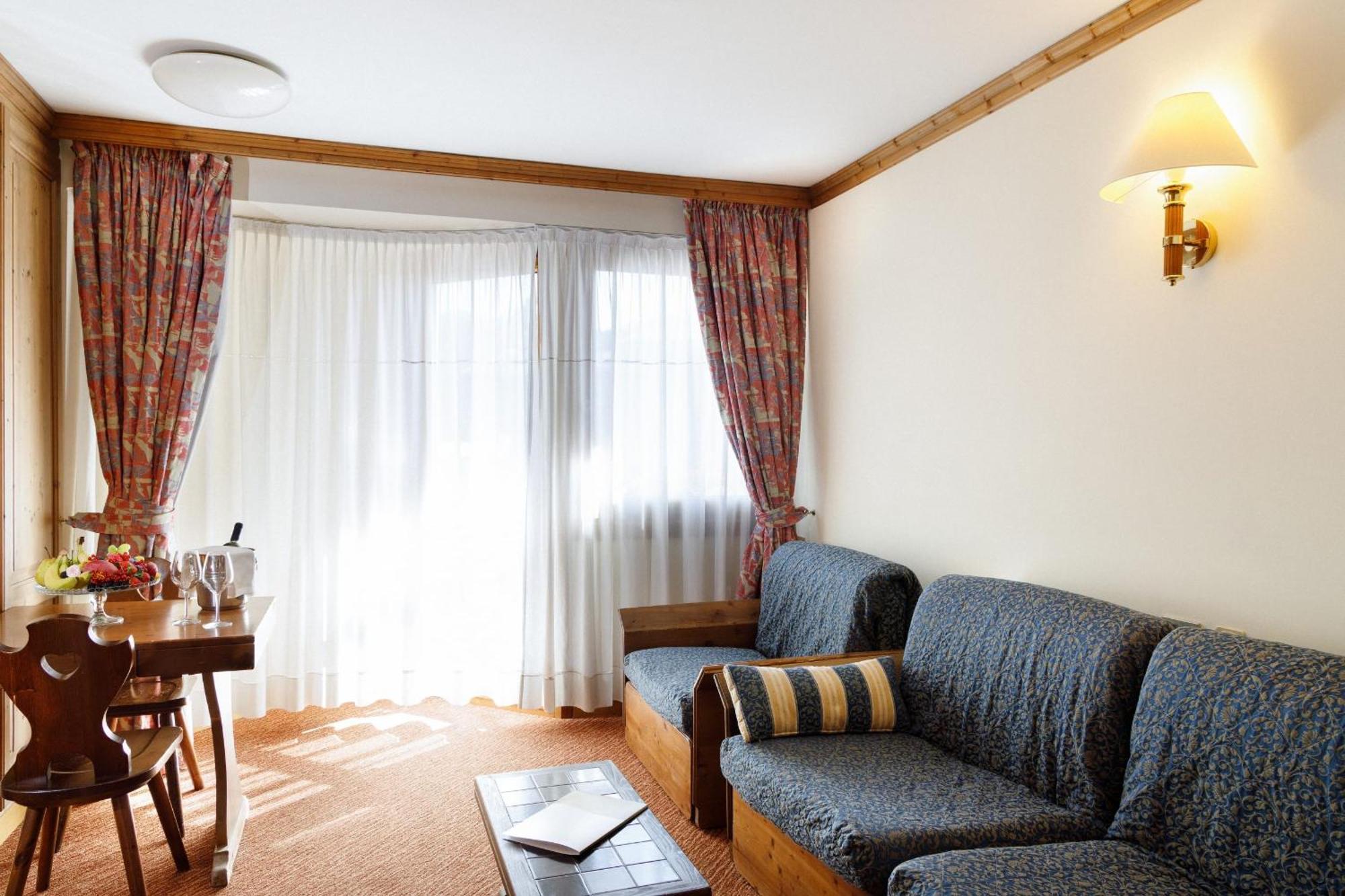 קורטינה ד'אמפזו Hotel Alaska Cortina מראה חיצוני תמונה