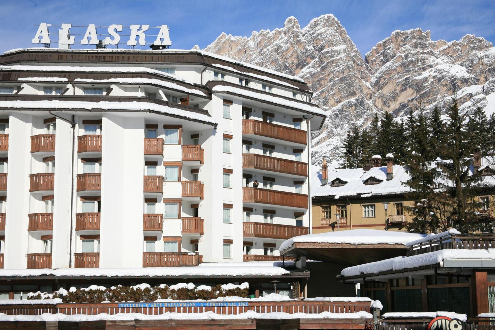 קורטינה ד'אמפזו Hotel Alaska Cortina מראה חיצוני תמונה