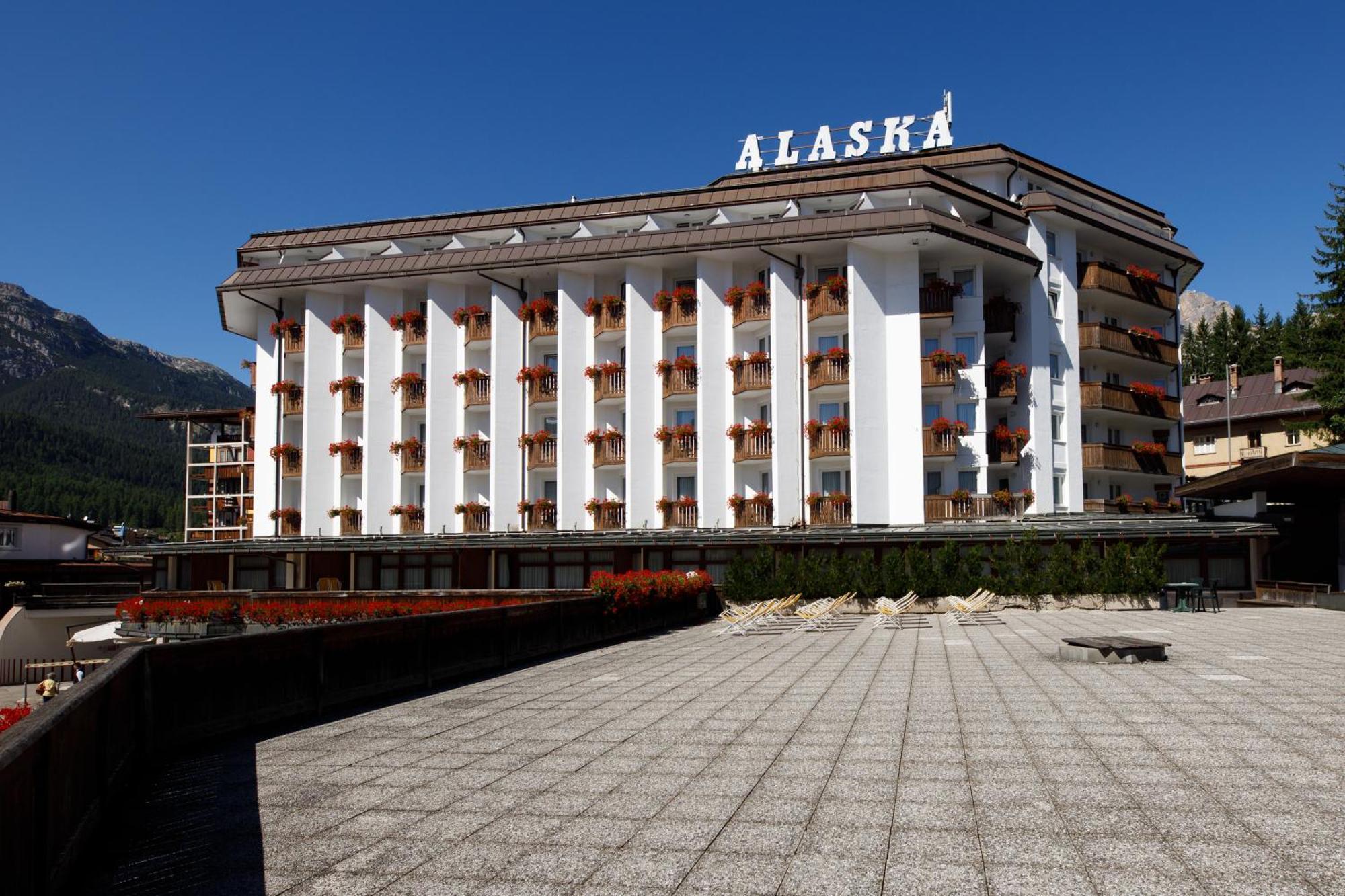 קורטינה ד'אמפזו Hotel Alaska Cortina מראה חיצוני תמונה