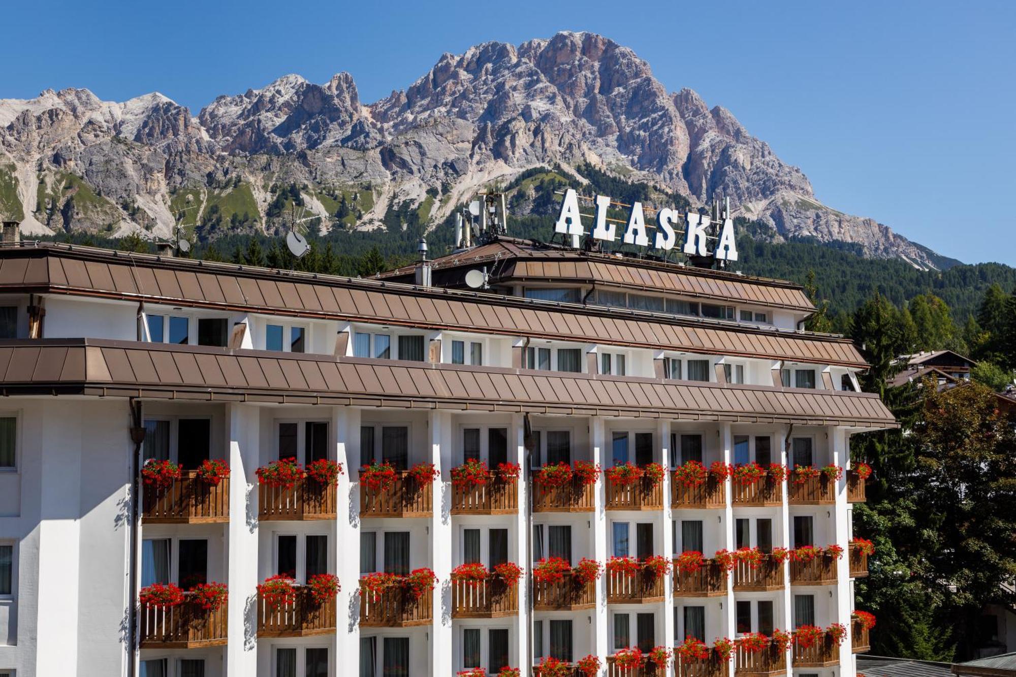 קורטינה ד'אמפזו Hotel Alaska Cortina מראה חיצוני תמונה