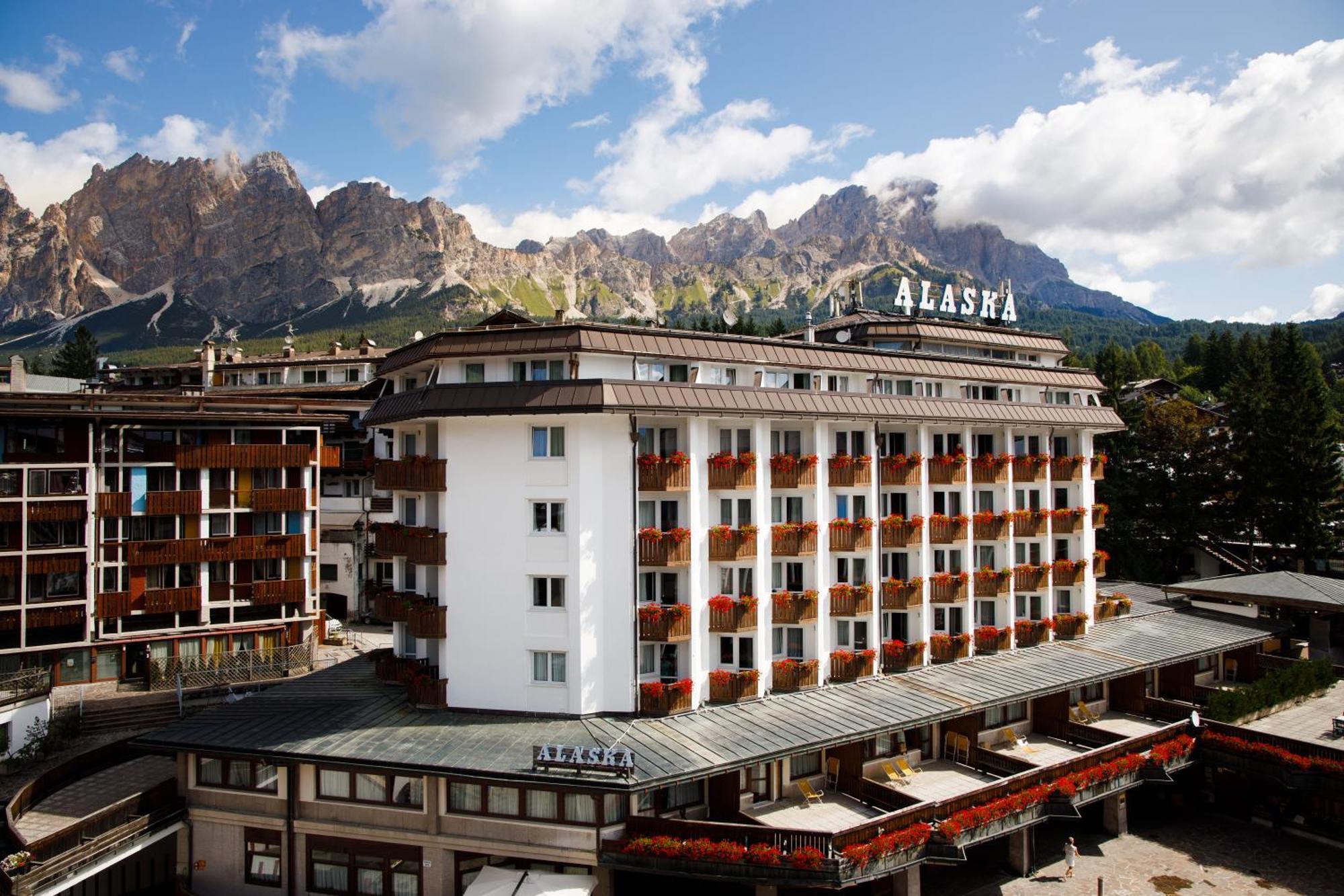 קורטינה ד'אמפזו Hotel Alaska Cortina מראה חיצוני תמונה
