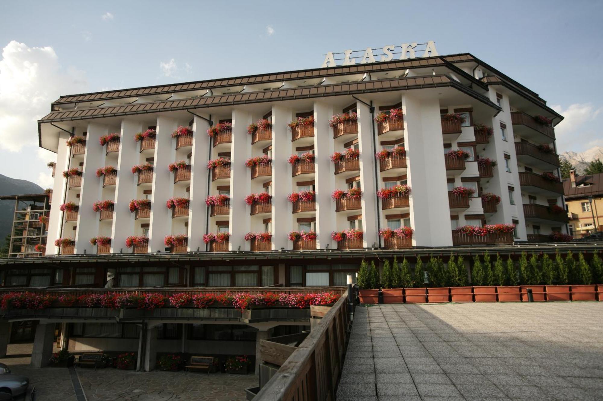 קורטינה ד'אמפזו Hotel Alaska Cortina מראה חיצוני תמונה