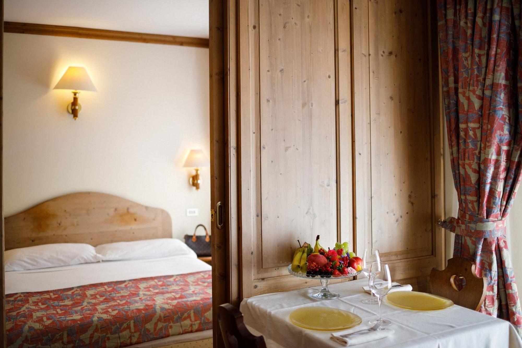 קורטינה ד'אמפזו Hotel Alaska Cortina מראה חיצוני תמונה