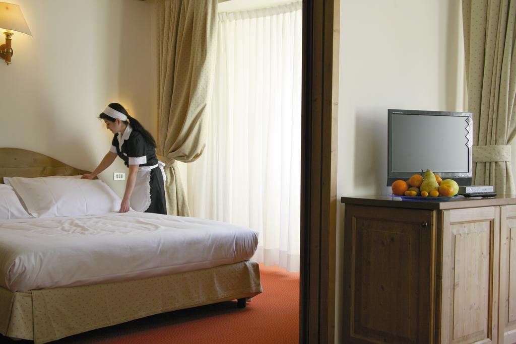 קורטינה ד'אמפזו Hotel Alaska Cortina מראה חיצוני תמונה