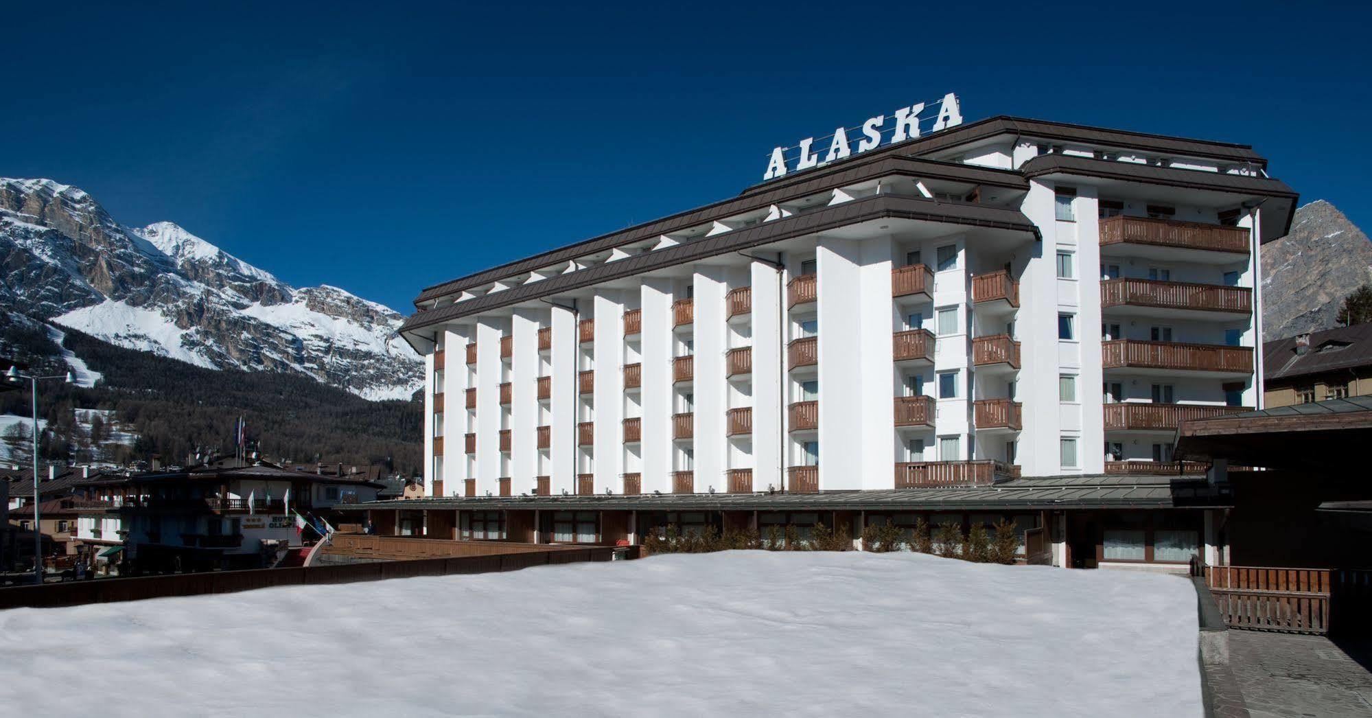 קורטינה ד'אמפזו Hotel Alaska Cortina מראה חיצוני תמונה
